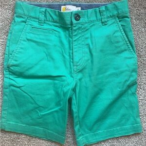 Boden boys size 10 green chino shorts.